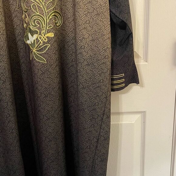 Embellished Brown and Green kaftan Dress with matching Duster - Picture 8 of 11